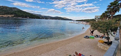 Cute apartment in stone house near sea