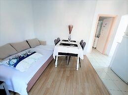 Cute apartment in stone house near sea