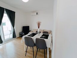 Cute apartment in stone house near sea