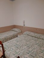 Refurbished one Bedroom Flat With Communal Garden