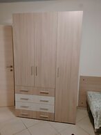 Refurbished one Bedroom Flat With Communal Garden