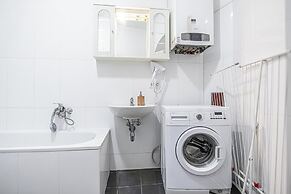 Cozy 4BR Apt Garden Close to Danube