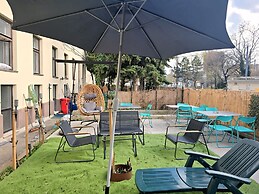 Cozy 4BR Apt Garden Close to Danube