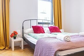 Cozy 4BR Apt Garden Close to Danube