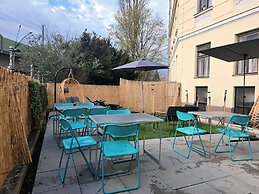 Cozy 4BR Apt Garden Close to Danube