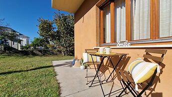 Bright Villa Flat With Shared Garden