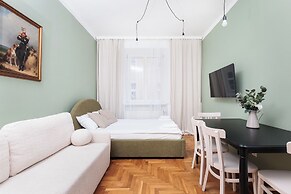 Retro Glamour by Upstairs