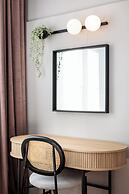 Retro Glamour by Upstairs