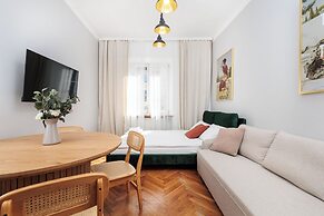 Retro Glamour by Upstairs