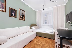 Retro Glamour by Upstairs