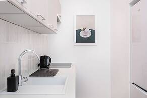 Retro Glamour by Upstairs