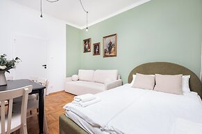 Retro Glamour by Upstairs