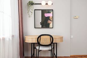 Retro Glamour by Upstairs