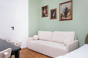 Retro Glamour by Upstairs