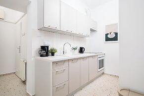 Retro Glamour by Upstairs