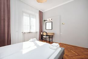 Retro Glamour by Upstairs