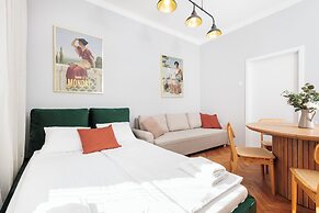 Retro Glamour by Upstairs