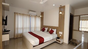 Hotel IVY Grand By GRB