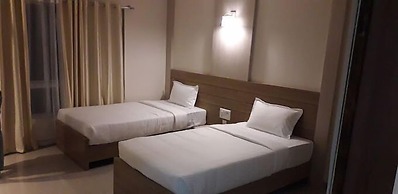 Hotel IVY Grand By GRB