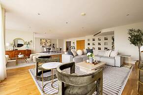 The Riverside Residence - 3bdr Flat With Balcony