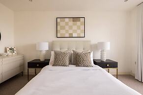 The Riverside Residence - 3bdr Flat With Balcony