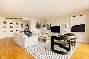 The Riverside Residence - 3bdr Flat With Balcony