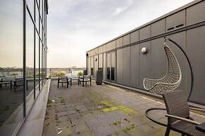 The Riverside Residence - 3bdr Flat With Balcony