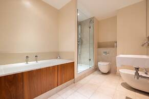 The Riverside Residence - 3bdr Flat With Balcony