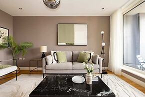 The Riverside Residence - 3bdr Flat With Balcony