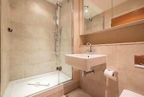 The Riverside Residence - 3bdr Flat With Balcony