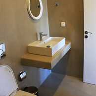 Assyr A - Santorini Cozy Retreat