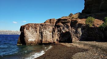 Assyr B - Santorini Cozy Retreat