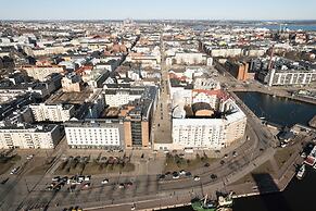 Modern 1BR Apartment with Balcony