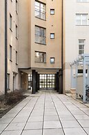 Modern 1BR Apartment with Balcony