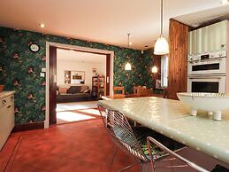 Vive House