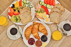 Modern  Apartments  by Upstairs