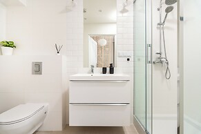 Modern  Apartments  by Upstairs