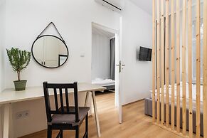 Modern  Apartments  by Upstairs