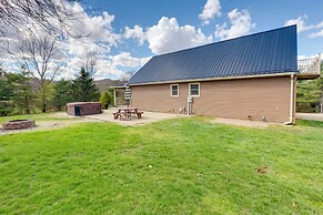 Game Room & On-site Pond: Laurelville Retreat!