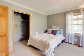 Game Room & On-site Pond: Laurelville Retreat!