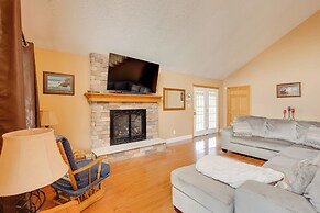 Game Room & On-site Pond: Laurelville Retreat!