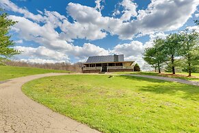 Game Room & On-site Pond: Laurelville Retreat!
