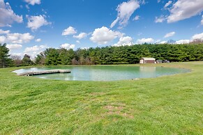 Game Room & On-site Pond: Laurelville Retreat!