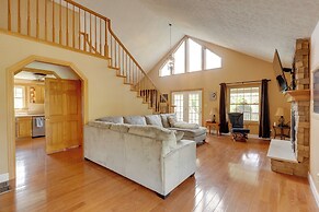 Game Room & On-site Pond: Laurelville Retreat!