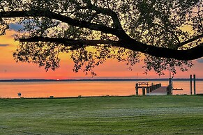 Private Beach & Fishing Pier: Wicomico River House