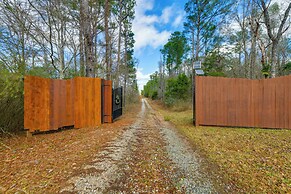 Deck, Smoker & Yard: Peaceful Gem in Pine Mountain