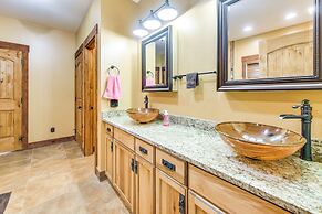 Deck, Smoker & Yard: Peaceful Gem in Pine Mountain