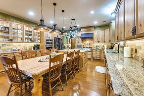 Deck, Smoker & Yard: Peaceful Gem in Pine Mountain