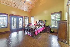 Deck, Smoker & Yard: Peaceful Gem in Pine Mountain