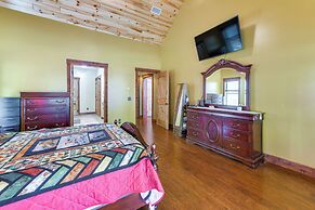 Deck, Smoker & Yard: Peaceful Gem in Pine Mountain